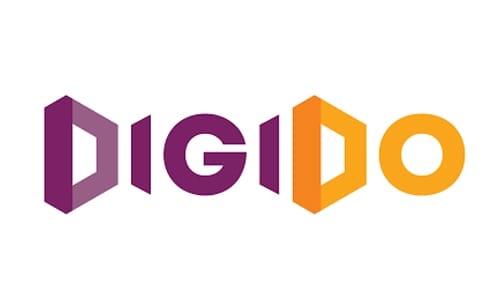 Filipino using the Digido mobile loan app to apply for instant cash online